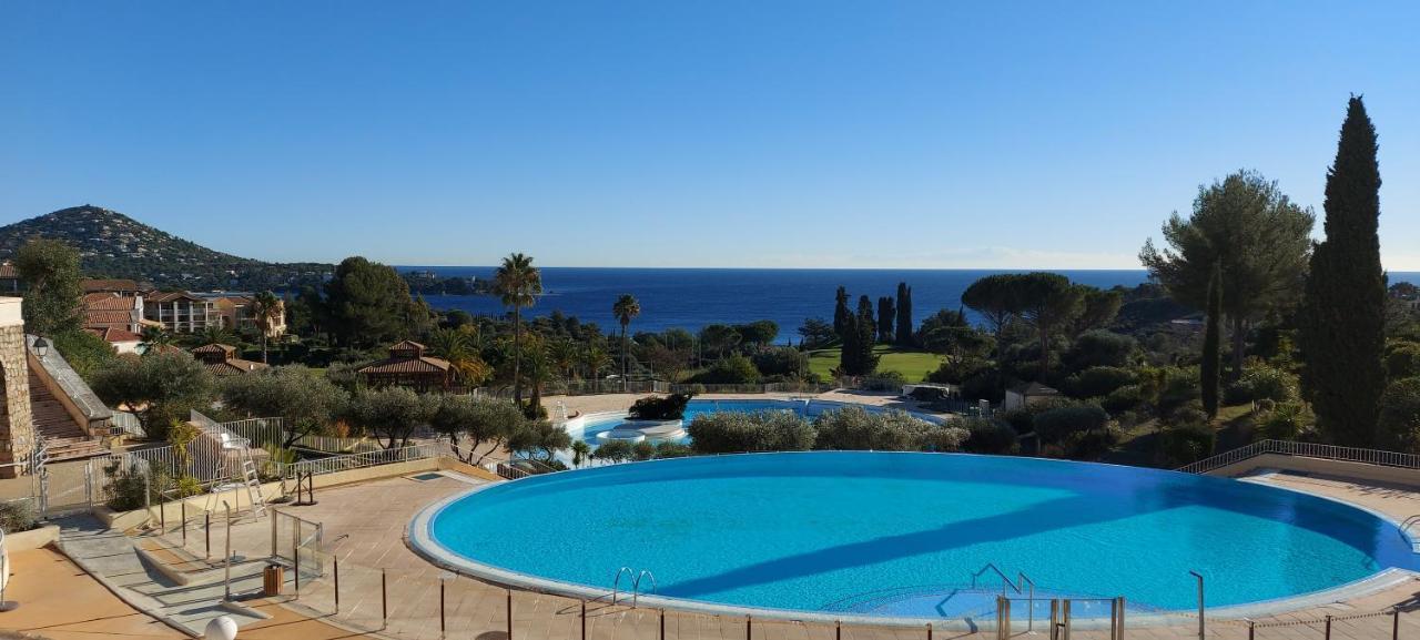 Saint-Raphael- Vue Mer Et Massif De L'Esterel 외부 사진