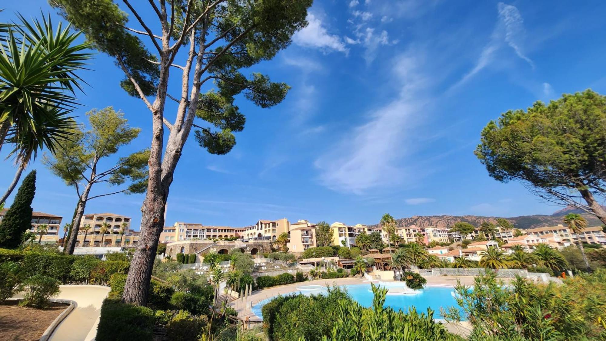 Saint-Raphael- Vue Mer Et Massif De L'Esterel 외부 사진
